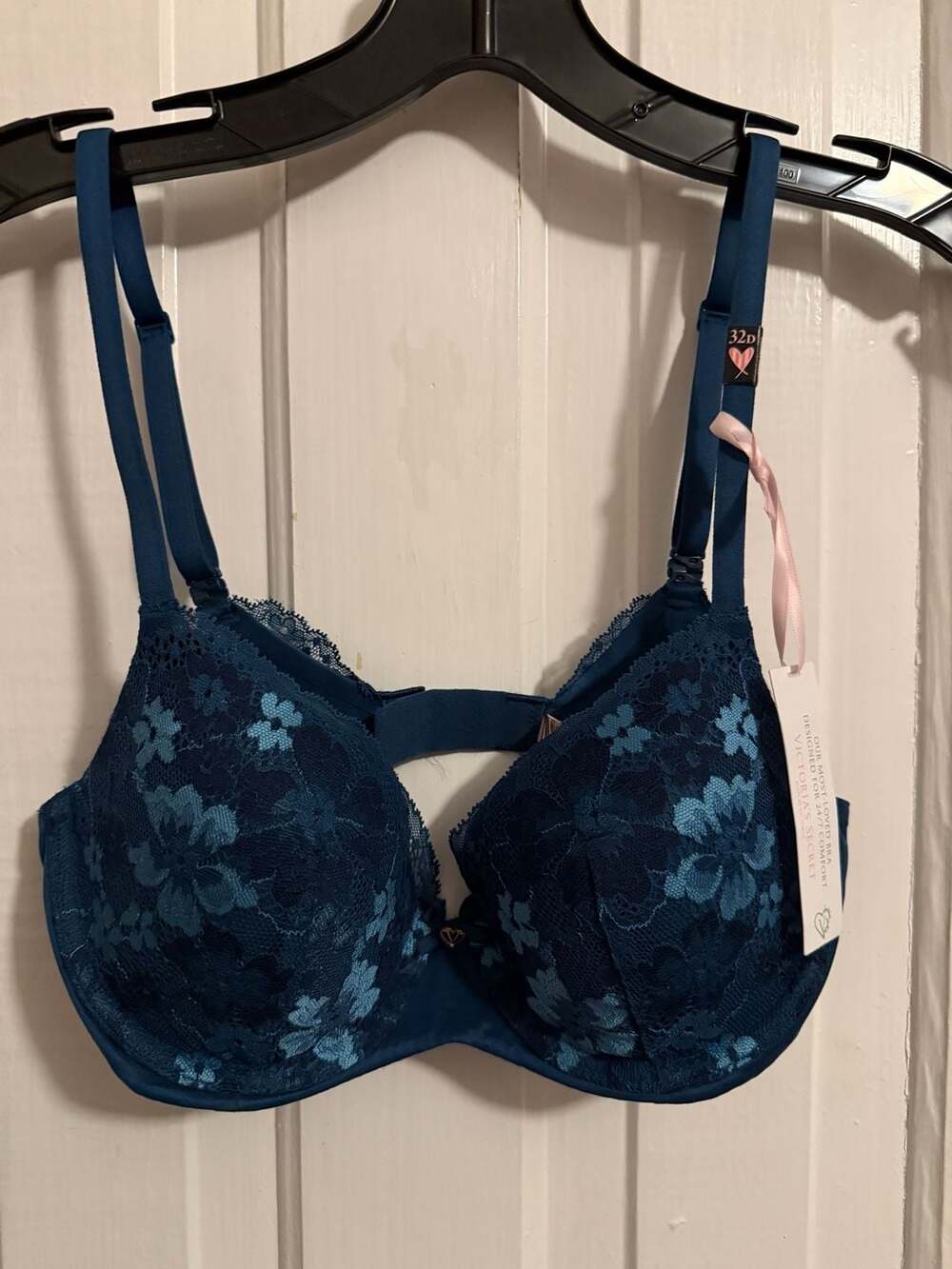 Victoria's Secret Body by Victoria Floral Lace Demi Bra 32D